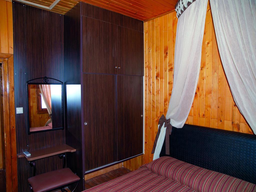 Wooden Nest Daire Akhladherí Dış mekan fotoğraf