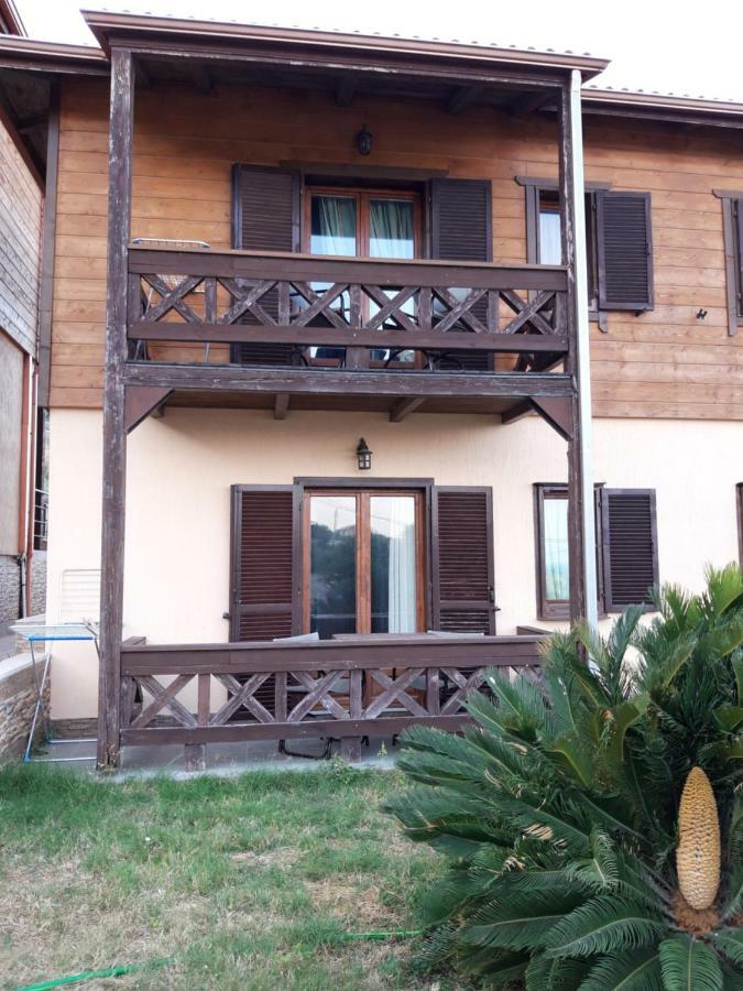 Wooden Nest Daire Akhladherí Dış mekan fotoğraf